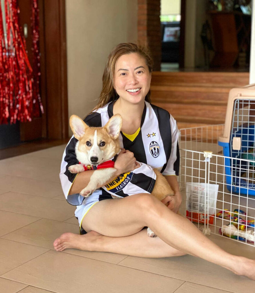 Lyn Ching Pascual Feet (26 images)