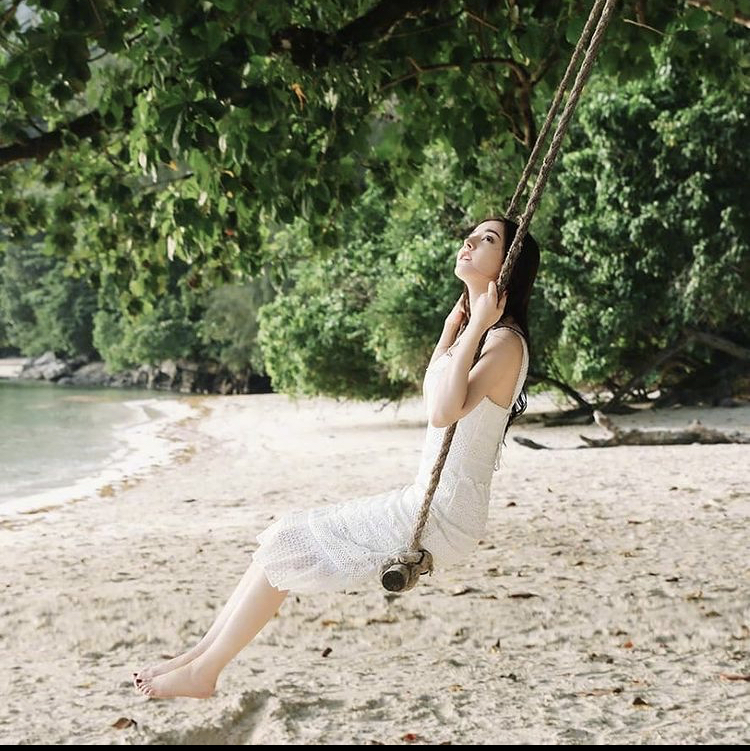 Dilraba Dilmurat Feet