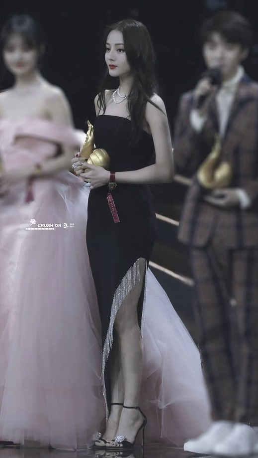 Dilraba Dilmurat Feet