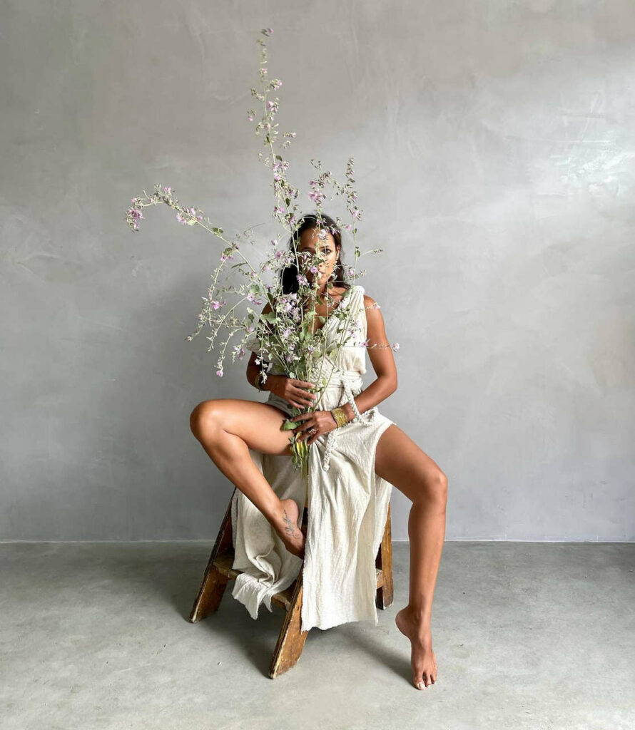 Dania Ramirez Feet (21 images)