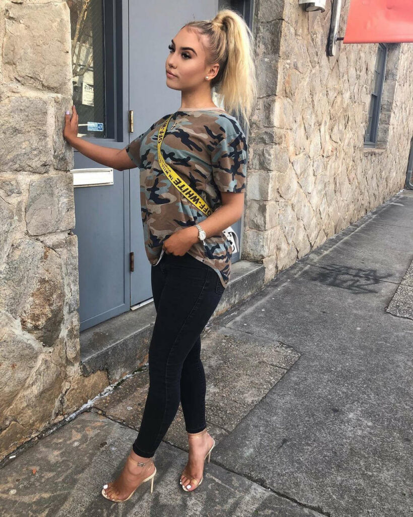 Emily Huff Feet (14 photos)