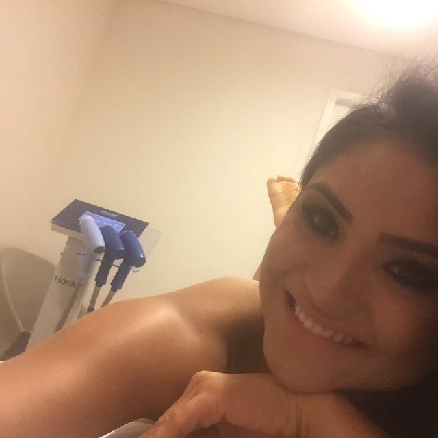 Mileide Mihaile Feet