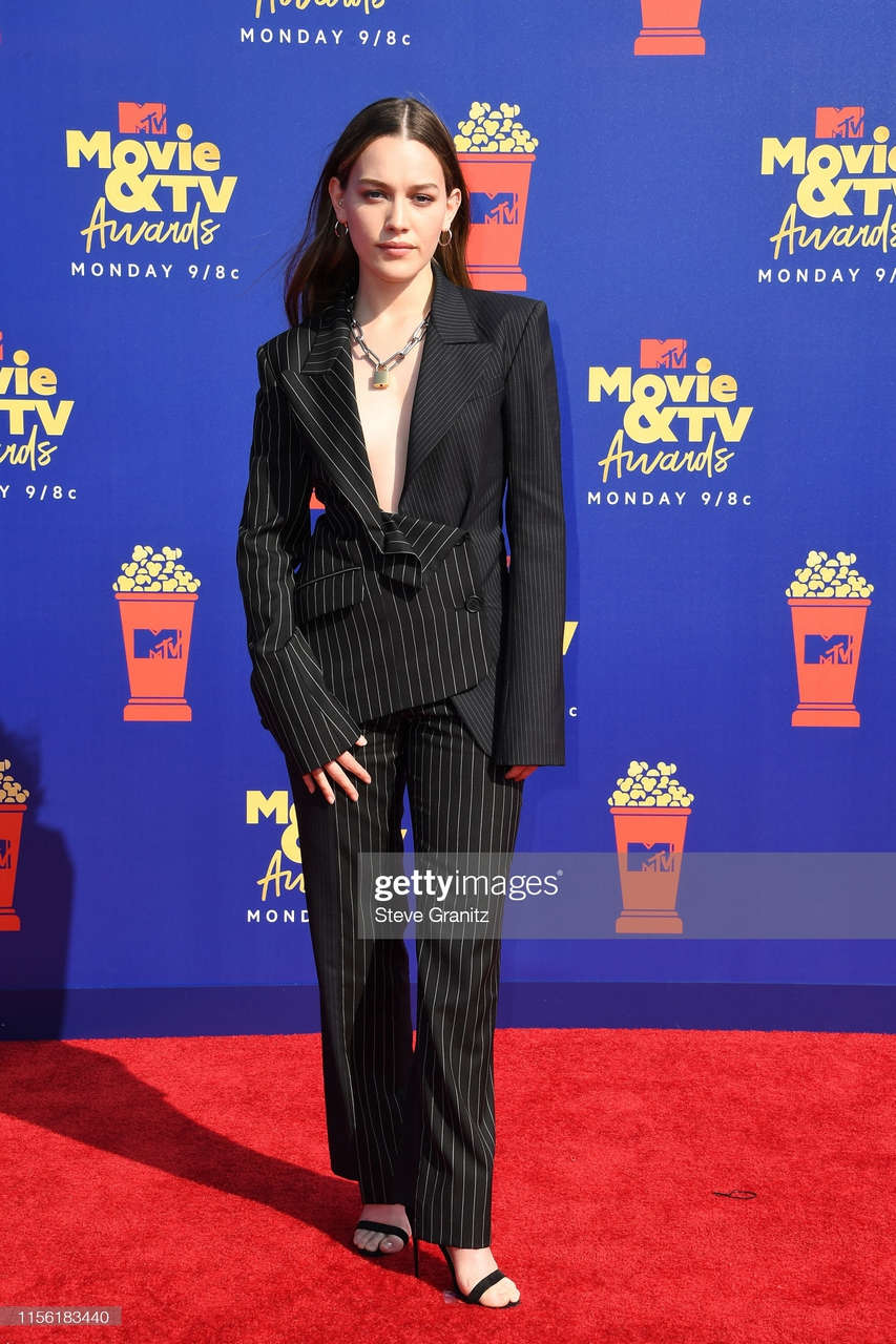 Victoria Pedretti Feet