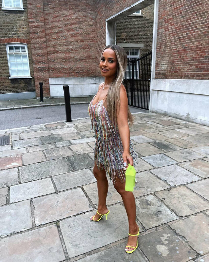 Amber Gill Feet (16 pictures)