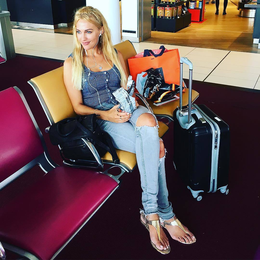 Meryem Uzerli Feet