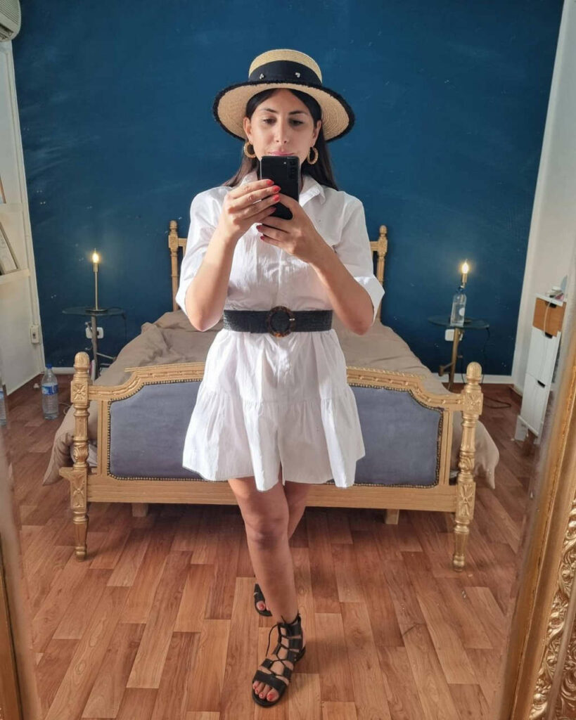 Emna Sadfi Feet (11 images)