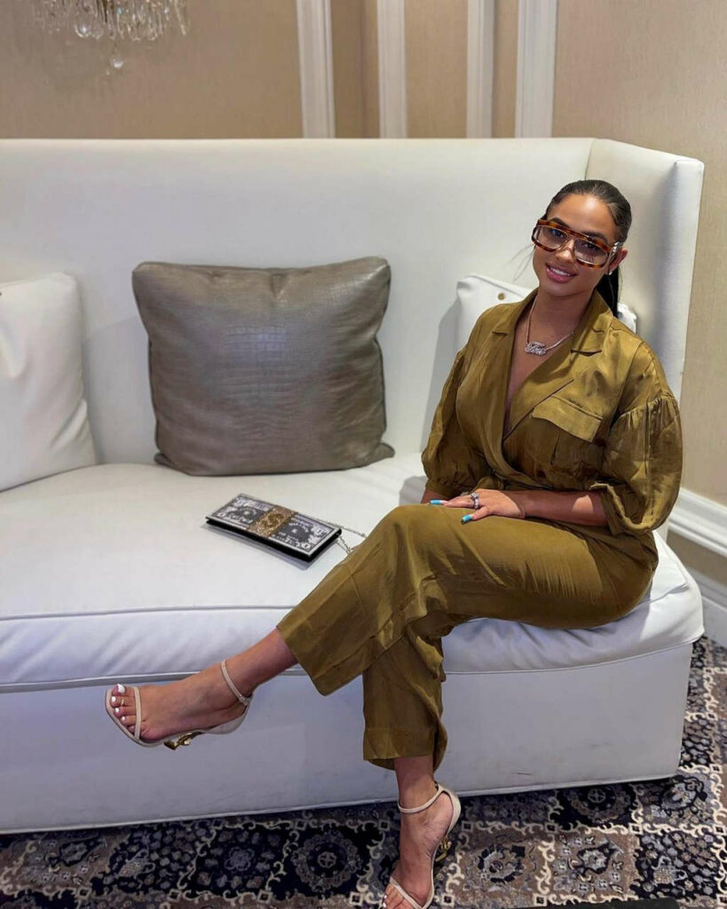 Tori Hughes Feet (12 photos)