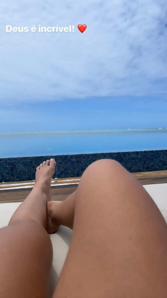 Gabi Martins Feet (12 images)