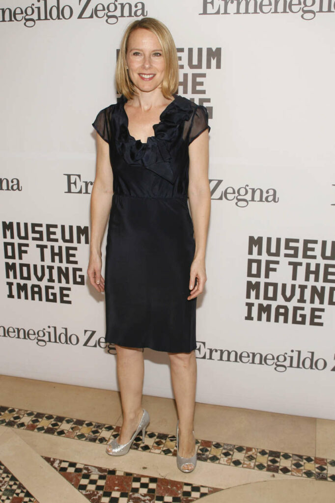 Amy Ryan Feet (14 images)
