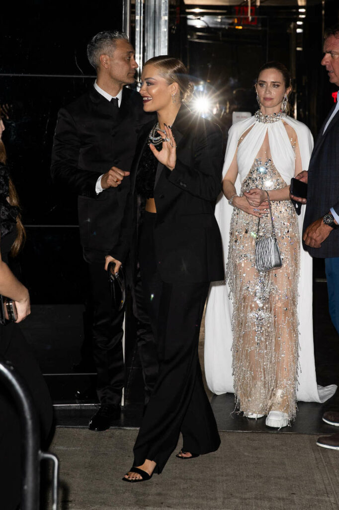 Rita Ora Feet (12 sexy-photos)