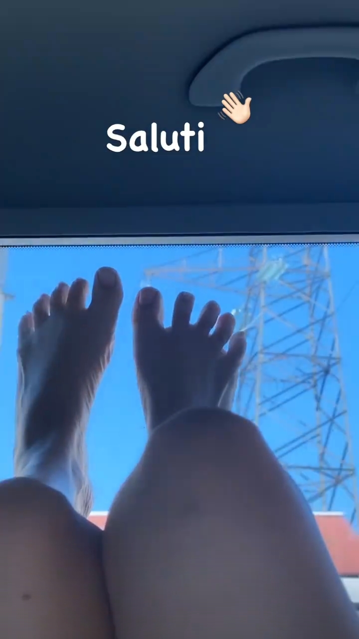 Diana Del Bufalo Feet