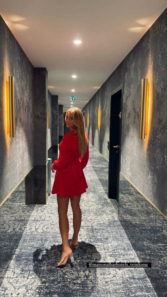 Margarida Corceiro Feet (6 pictures)