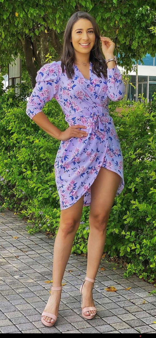 Brenda Contreras Feet