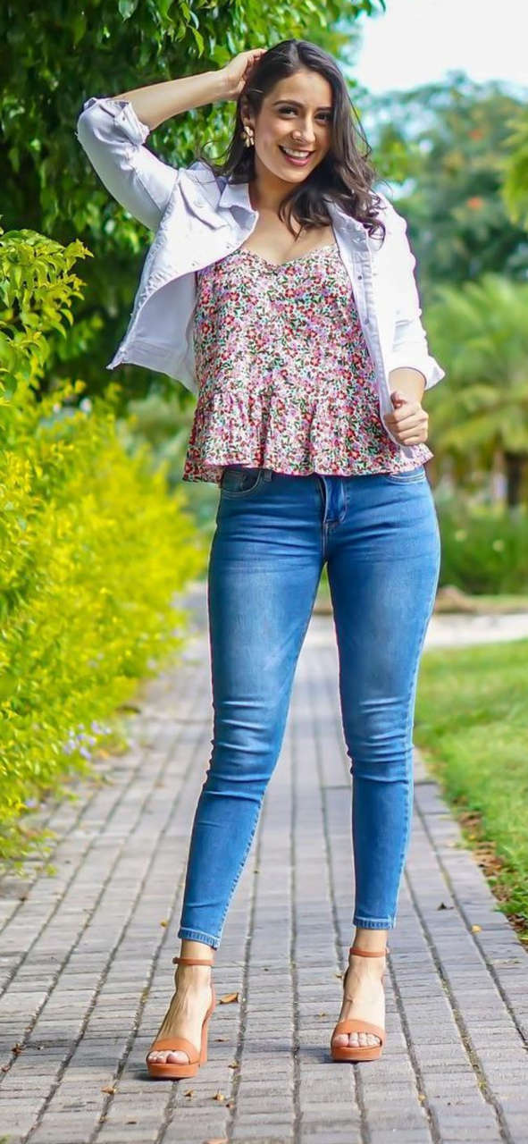 Brenda Contreras Feet