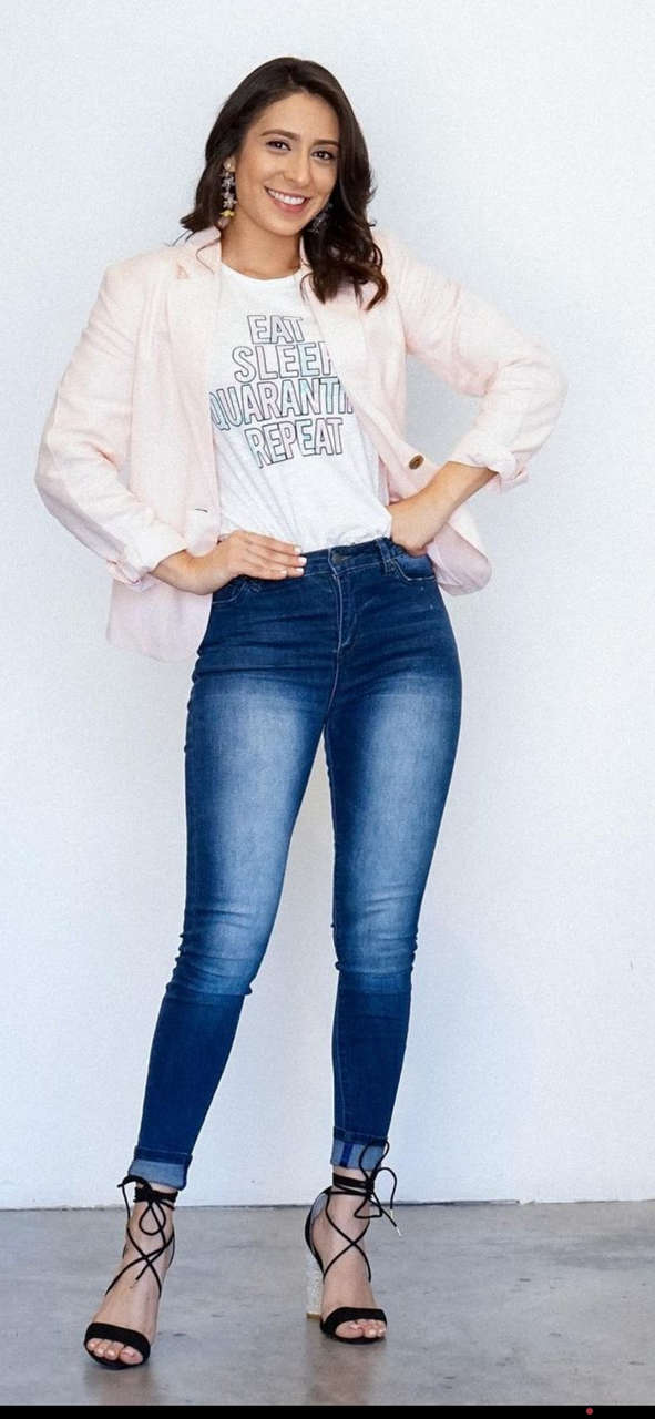 Brenda Contreras Feet