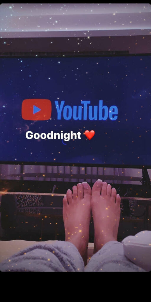 Ayeza Khan Feet (10 images)