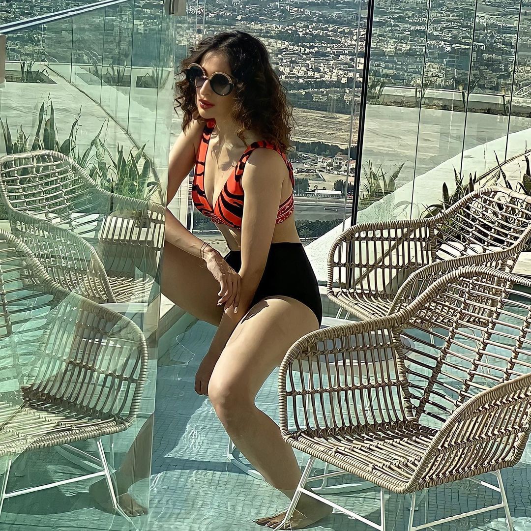 Raai Laxmi Feet