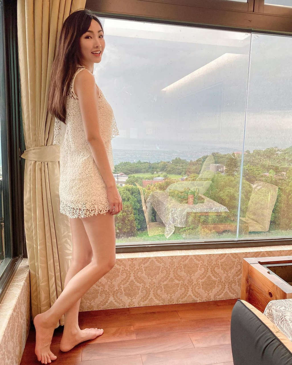 Jiaying Zhang Feet