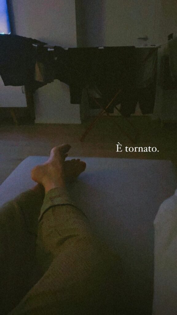 Emma Marrone Feet (6 images)