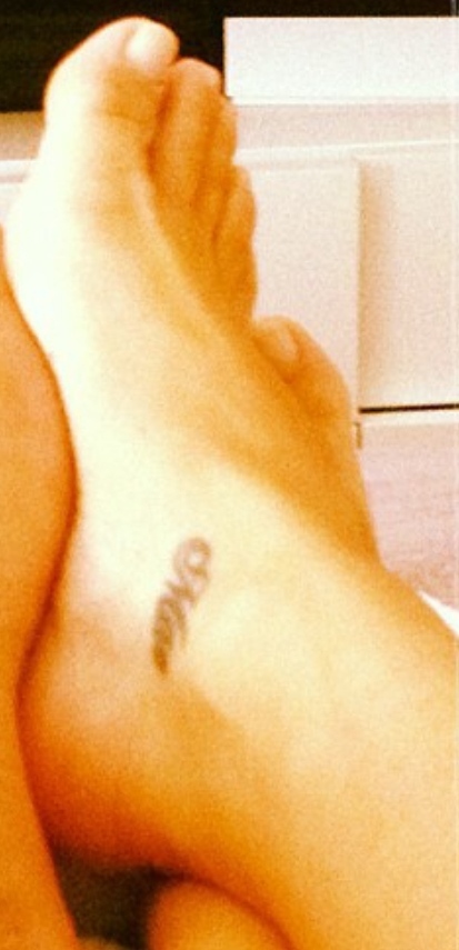 Milene Domingues Feet