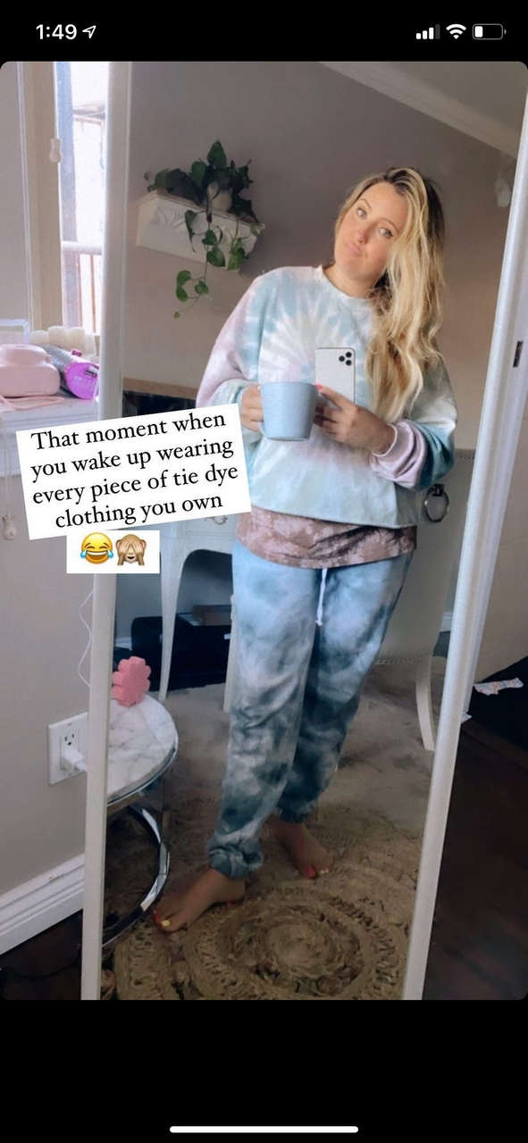 Camila Nakagawa Feet