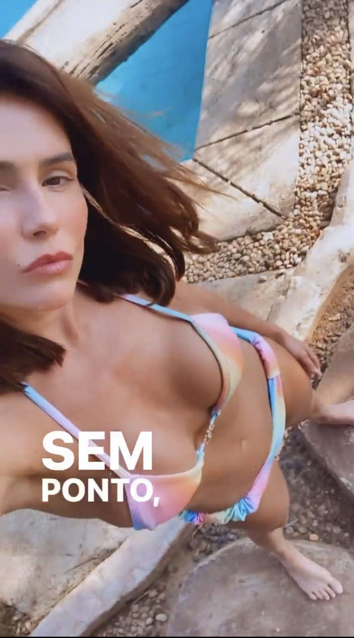 Deborah Secco Feet