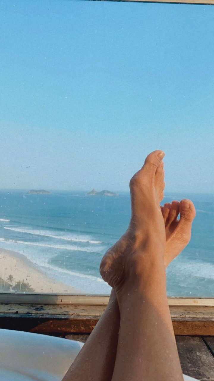 Deborah Secco Feet