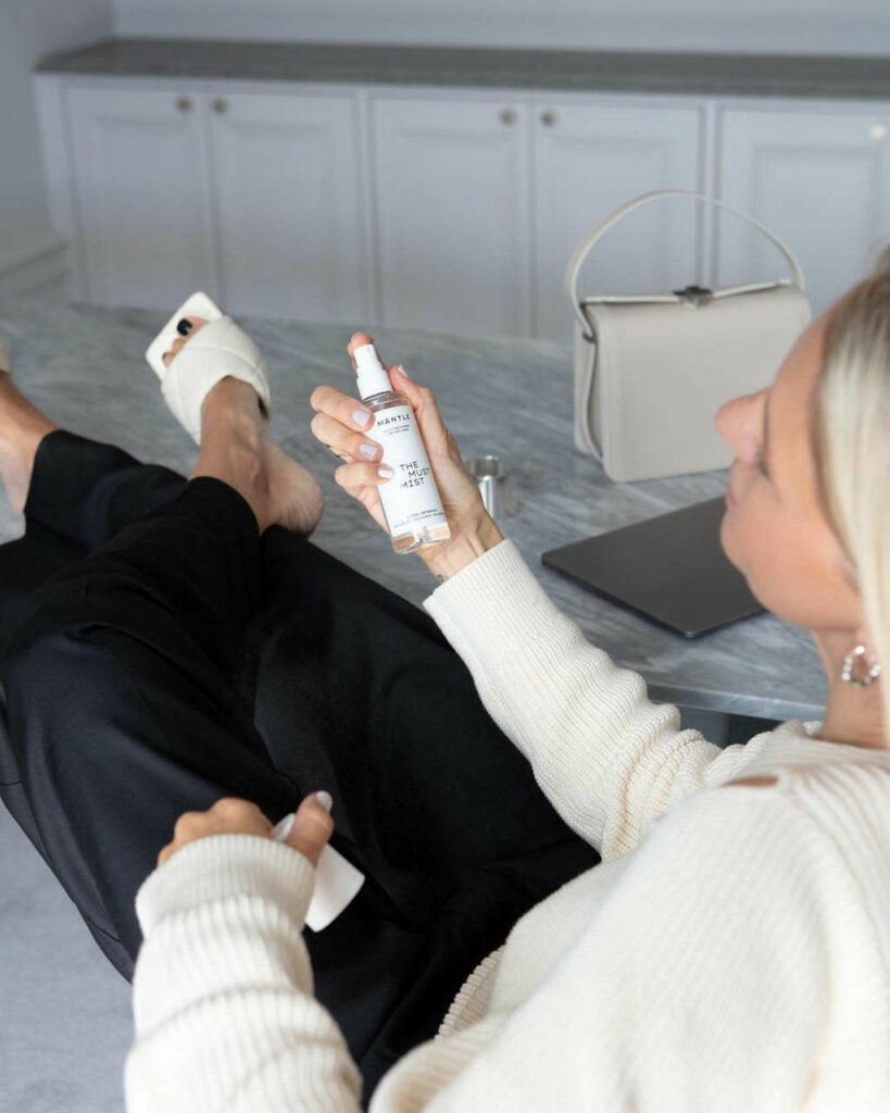 Emilia De Poret Feet (10 images)