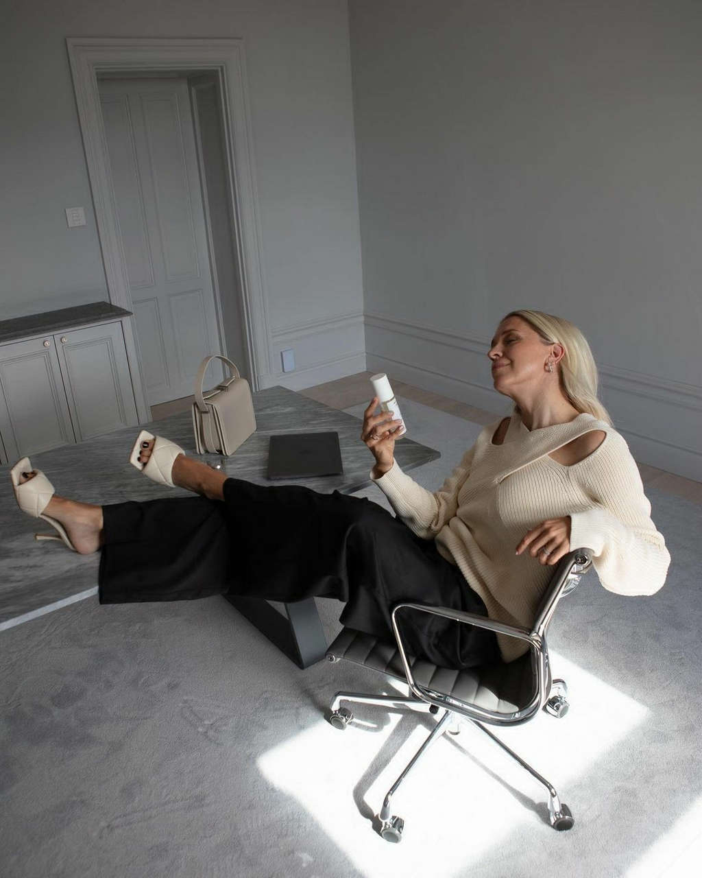 Emilia De Poret Feet