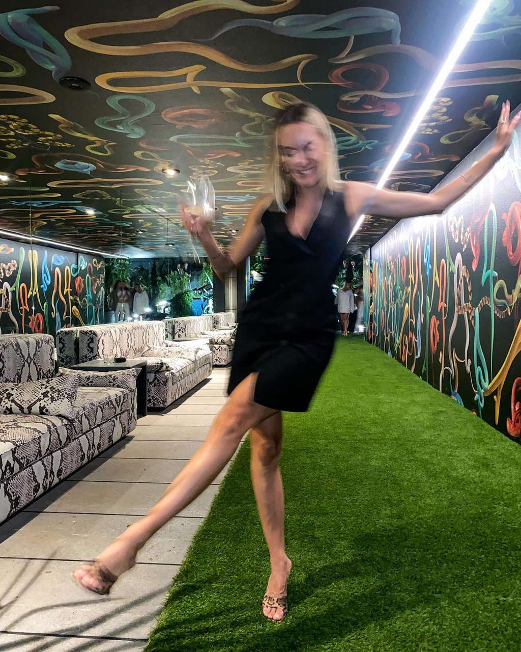 Arianna Bertoncelli Feet