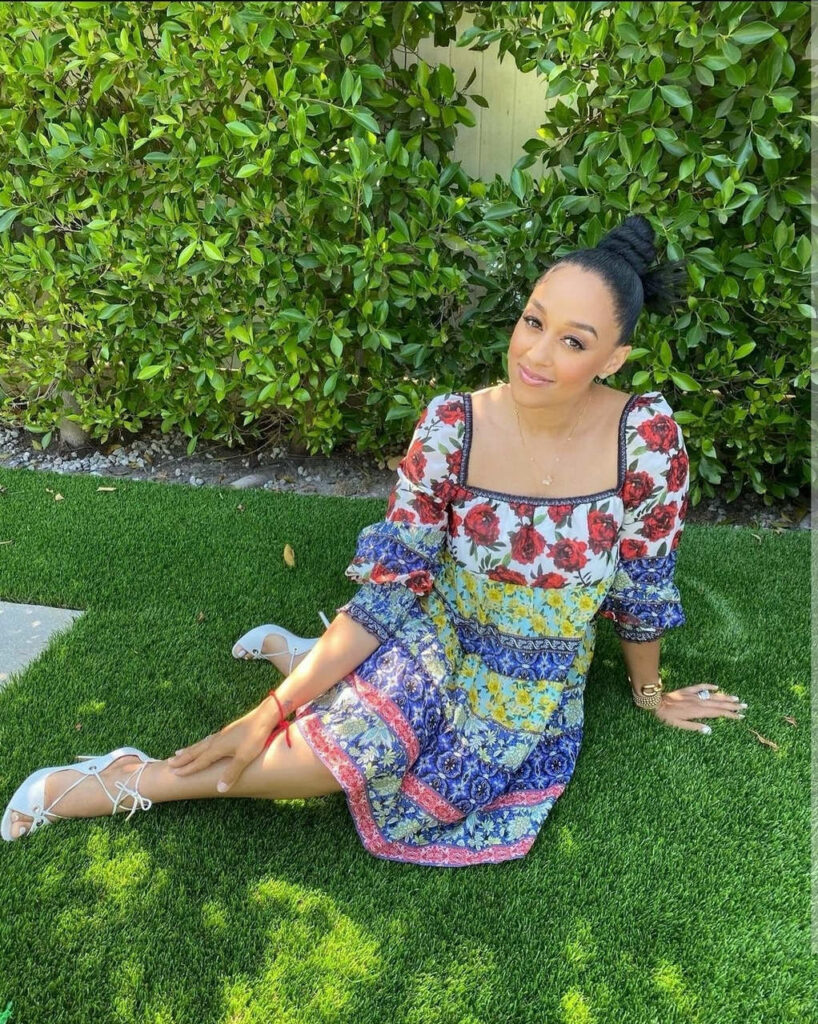 Tia Mowry Hardrict Feet (3 images)