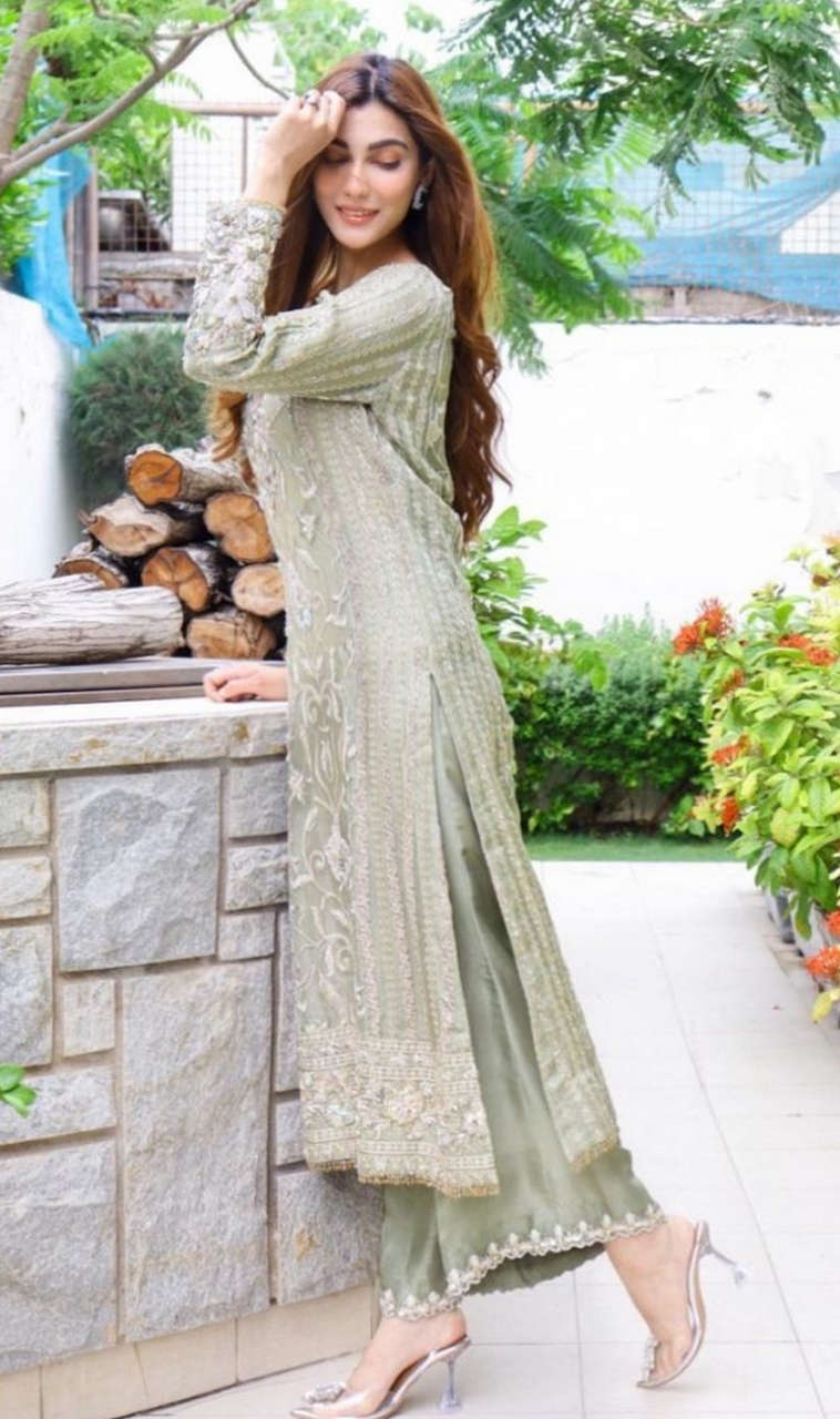 Nazish Jahangir Feet