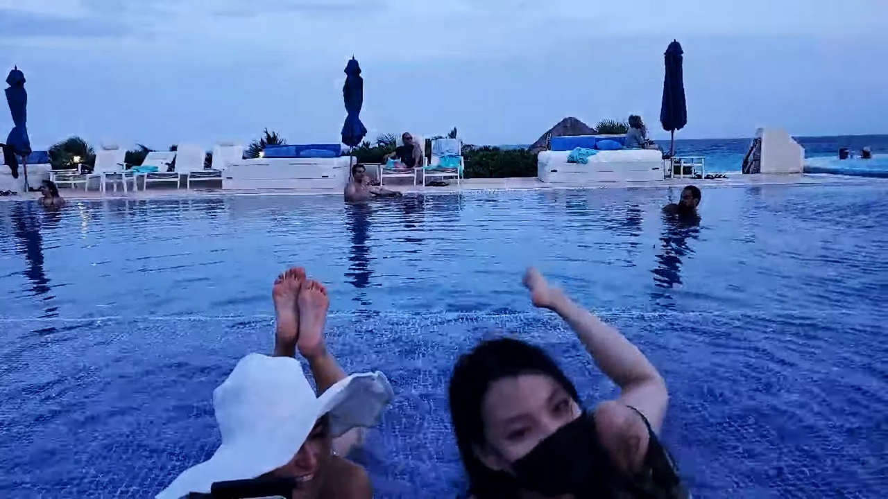 Alinity Feet