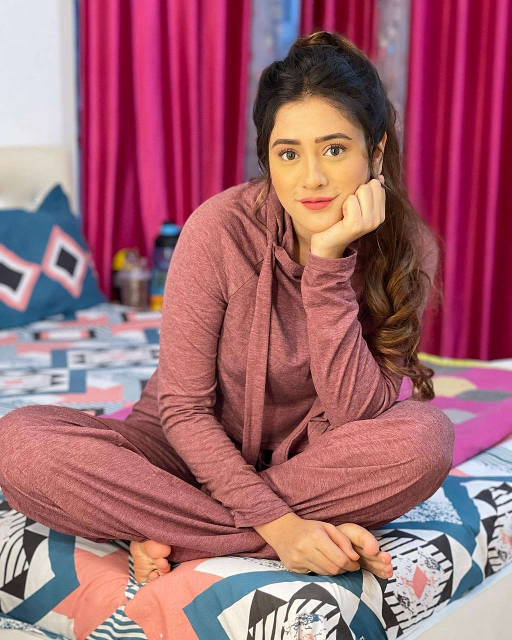 Hiba Nawab Feet
