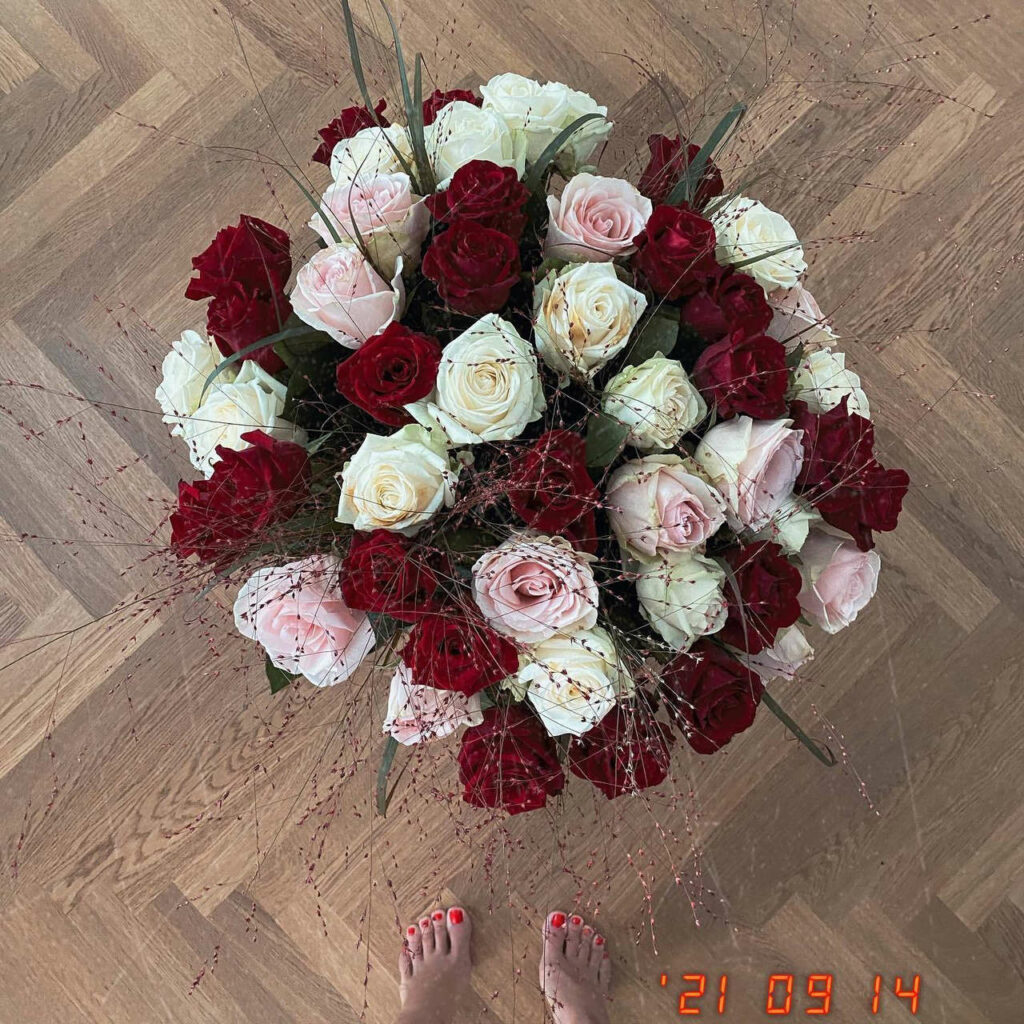 Valentina Fradegrada Feet (6 images)