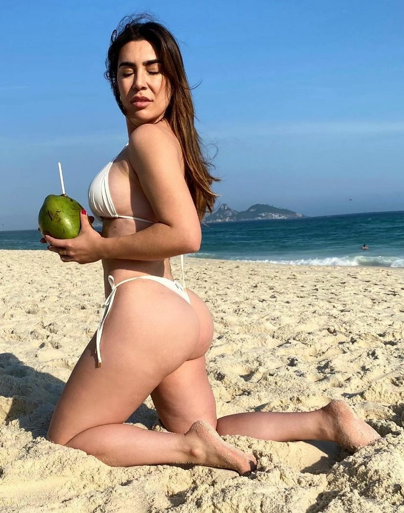 Naiara Azevedo Feet