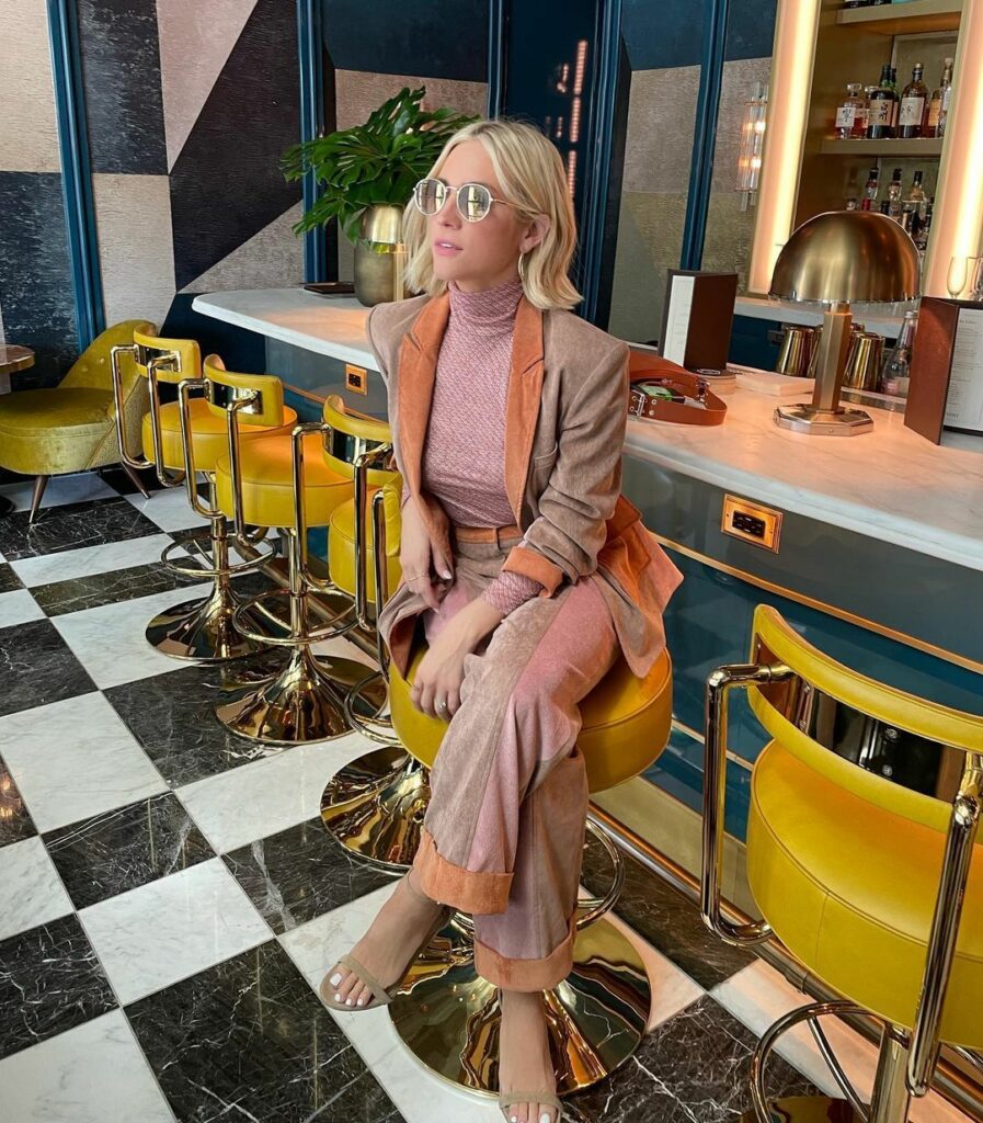 Brittany Snow Feet (4 images)