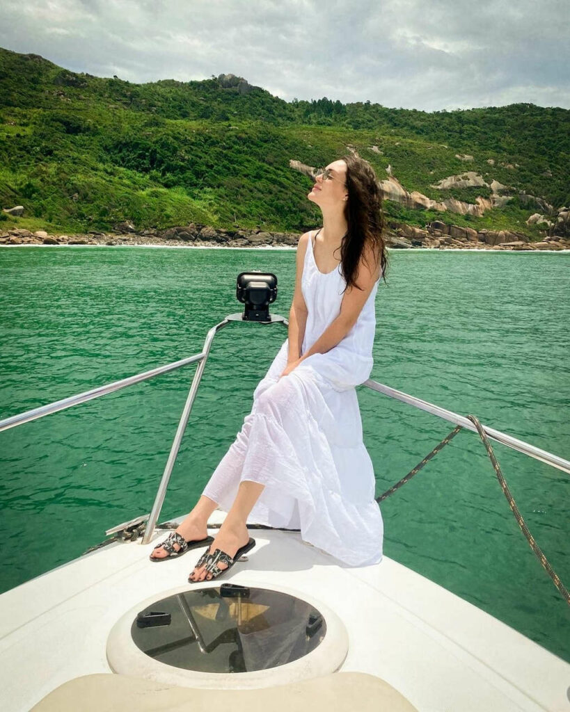 Isabelle Drummond Feet (5 photos)