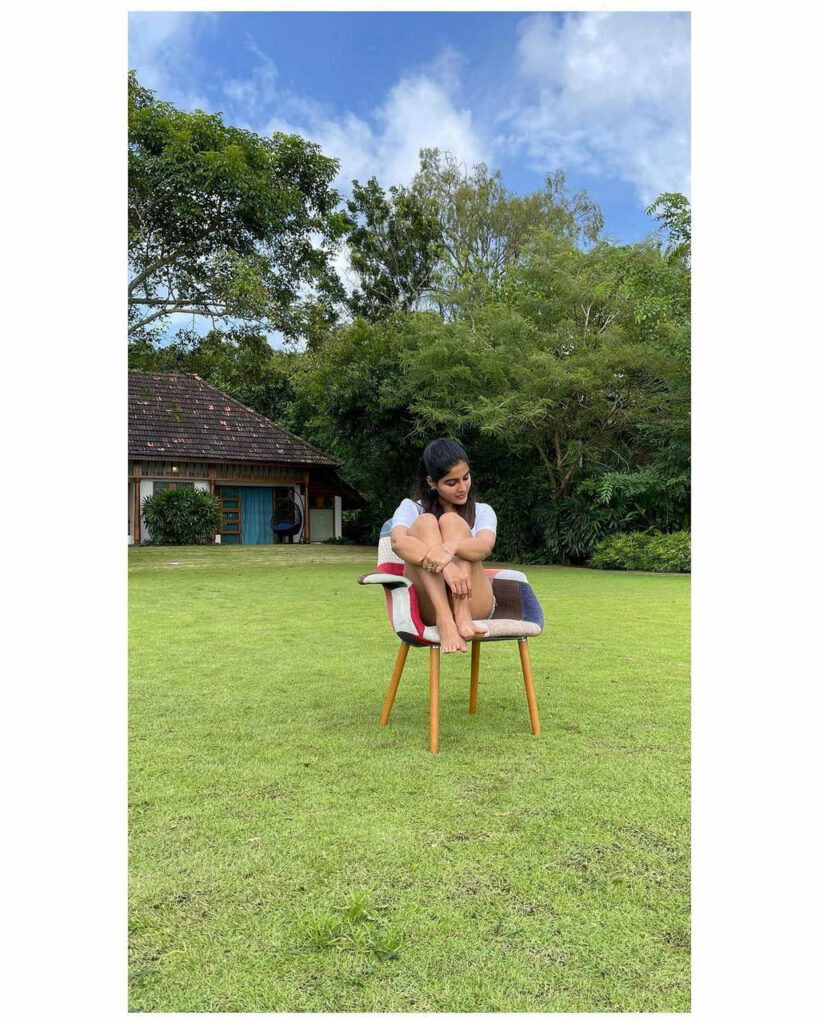 Samyuktha Menon Feet (5 pictures)