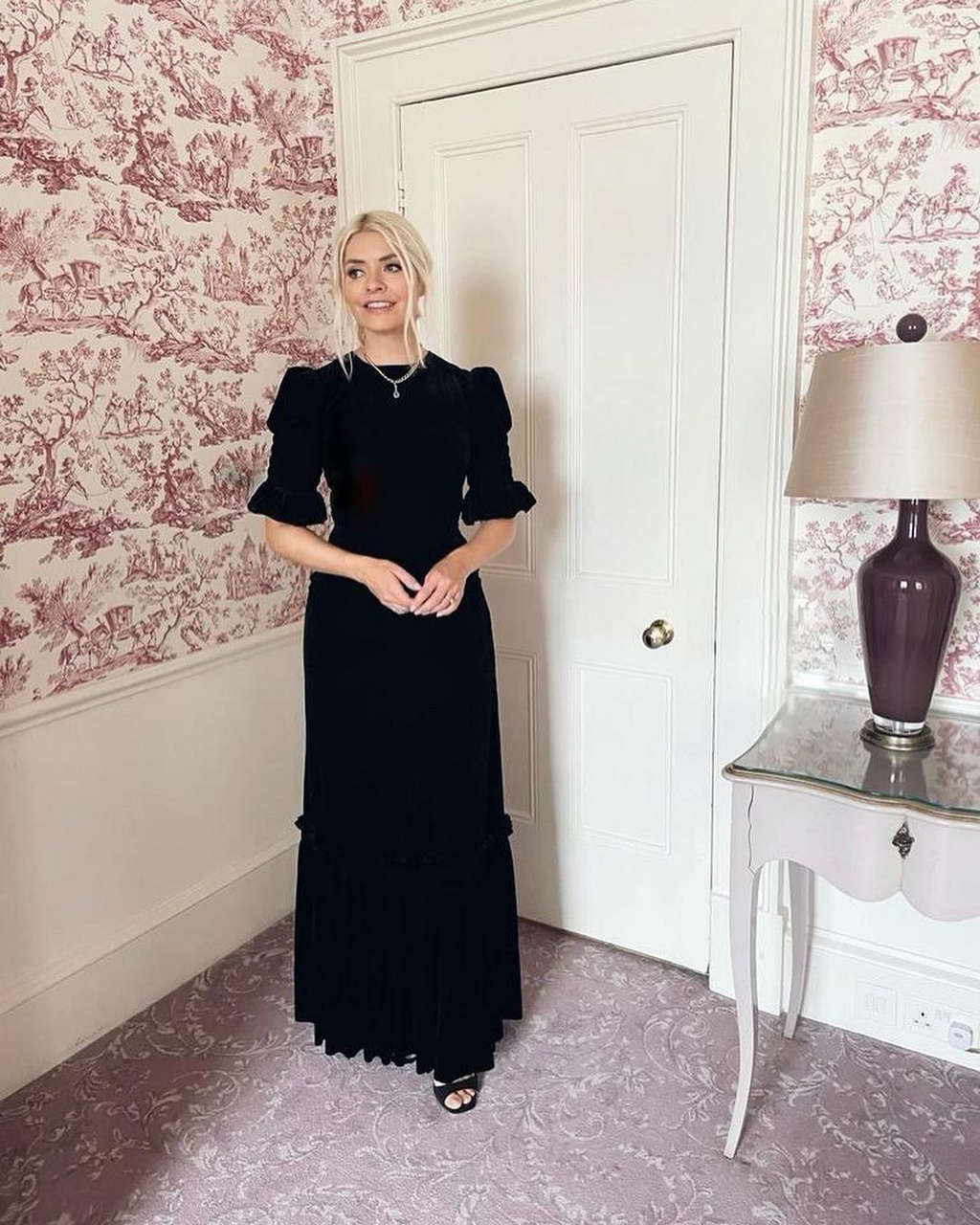 Holly Willoughby Feet