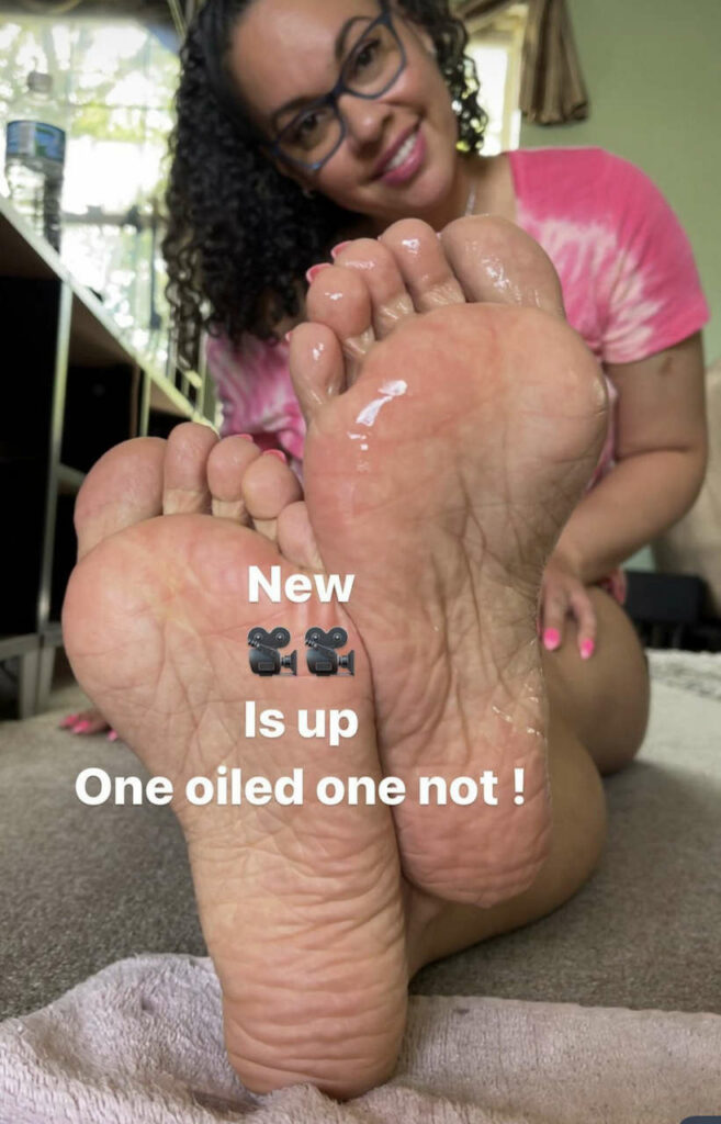 Deedee Rican Feet (6 pictures)