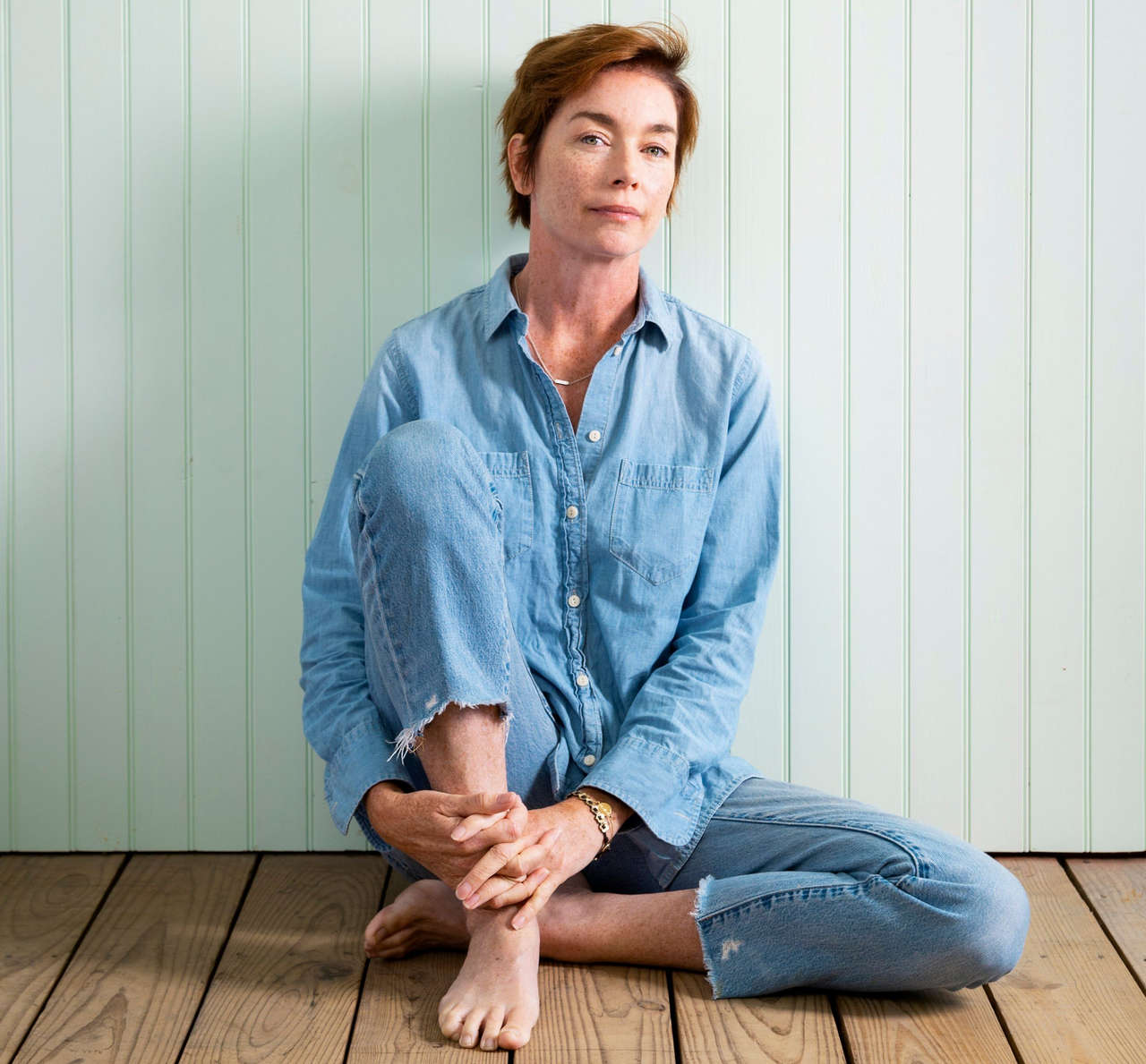 Julianne Nicholson Feet