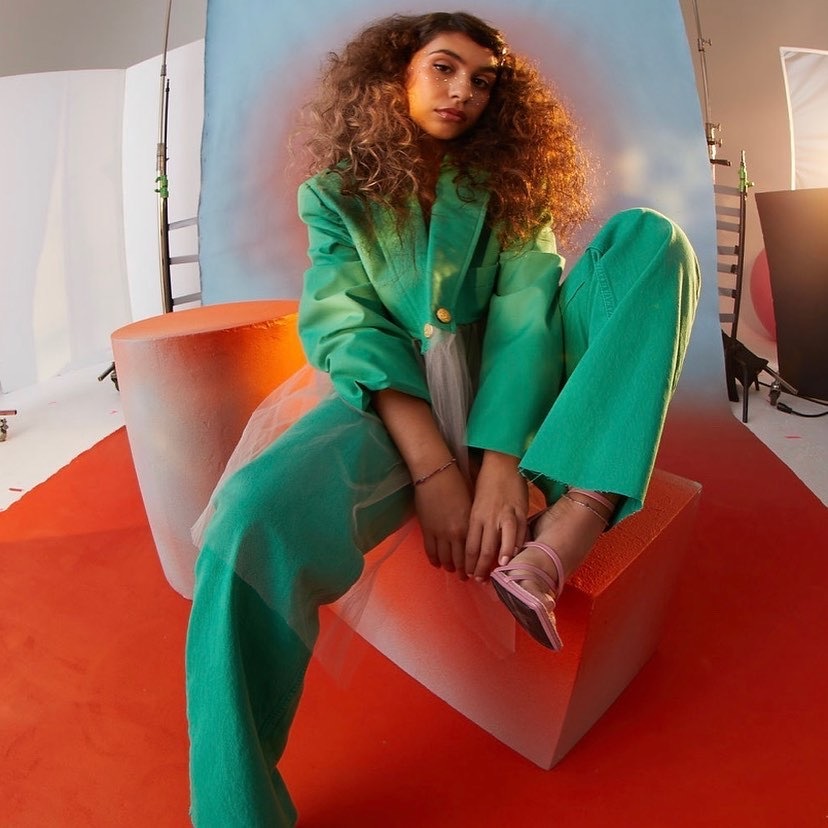 Alessia Cara Feet
