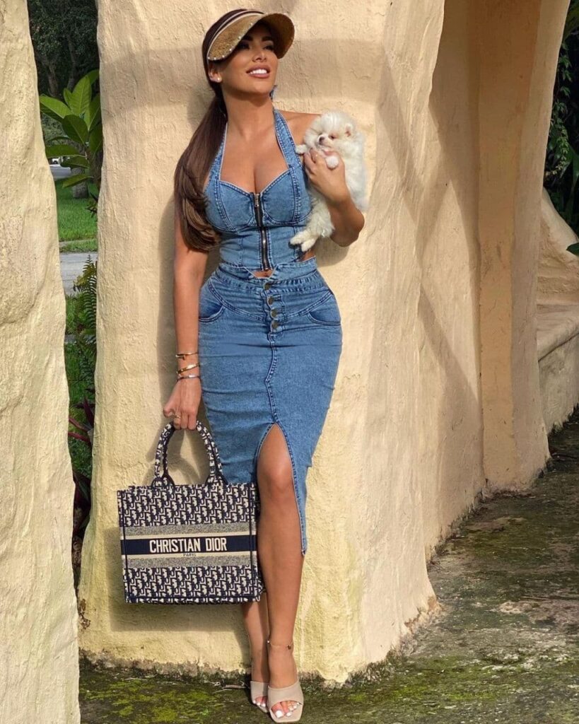 Nayer Regalado Feet (3 photos)