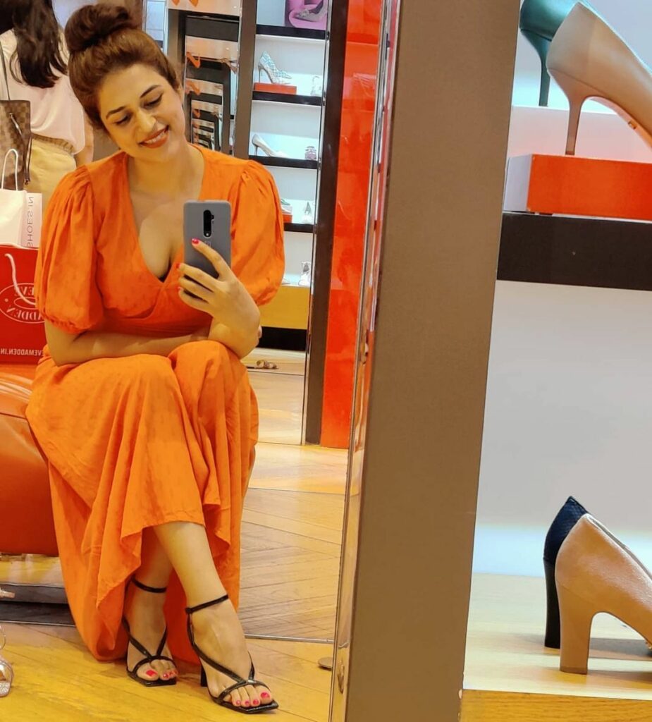 Shradha Das Feet (6 photos)