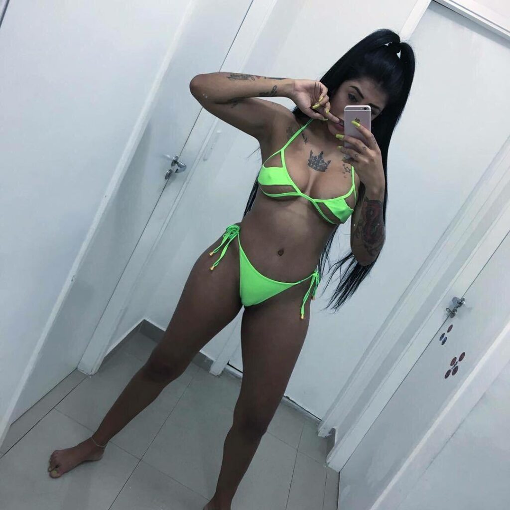 Medrado Feet (7 photos)