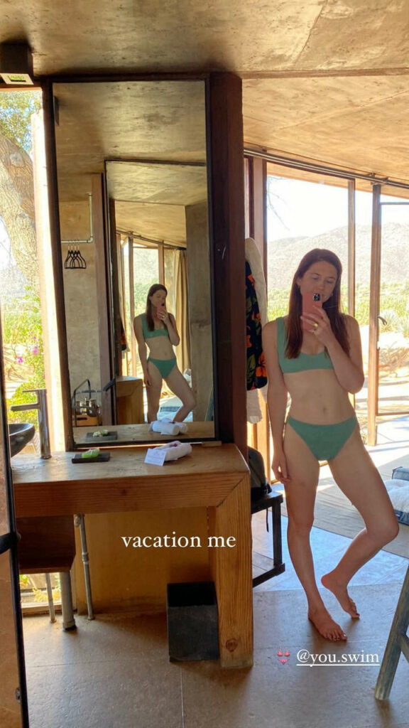 Bonnie Wright Feet (3 images)