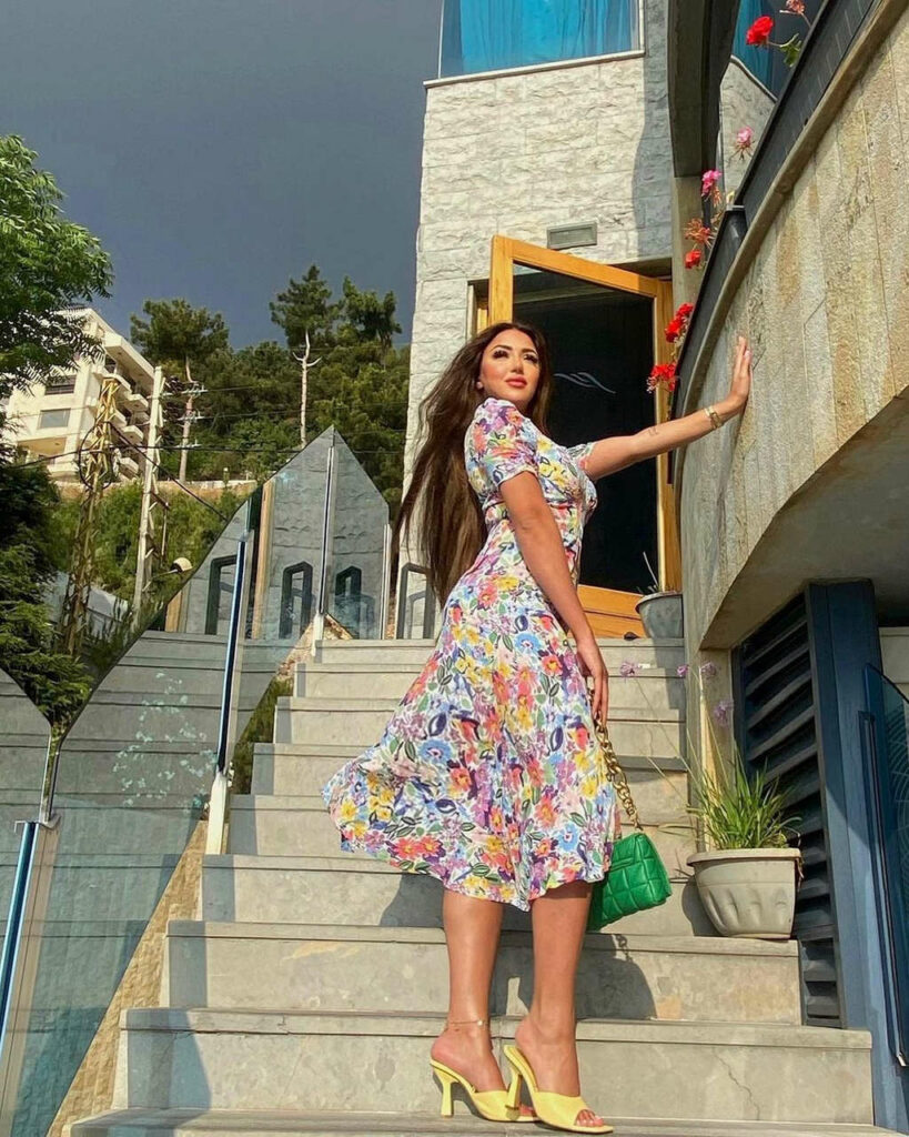 Sara Salama Feet (3 photos)