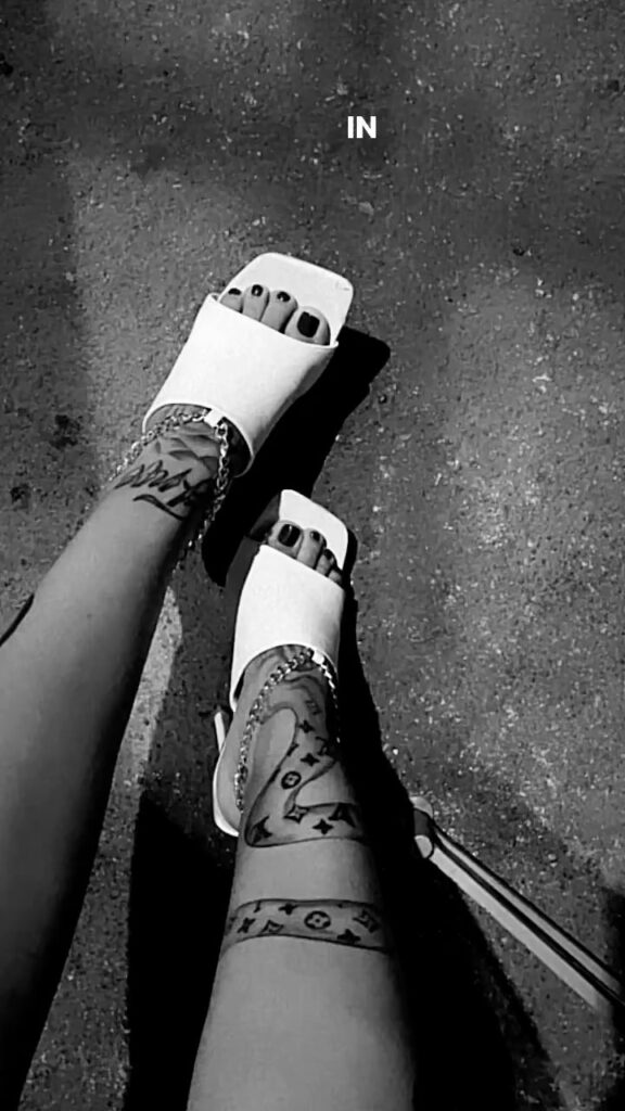 Klea Marku Feet (3 photos)