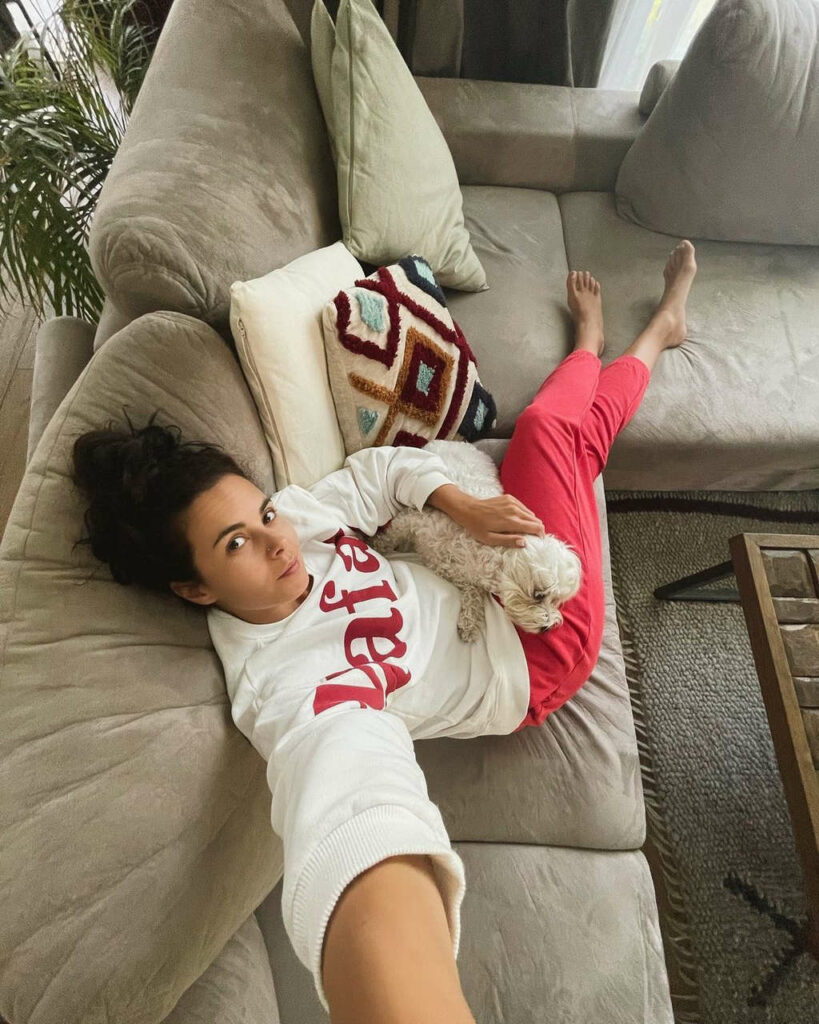 Nastya Kamenskikh Feet (5 sexy-photos)
